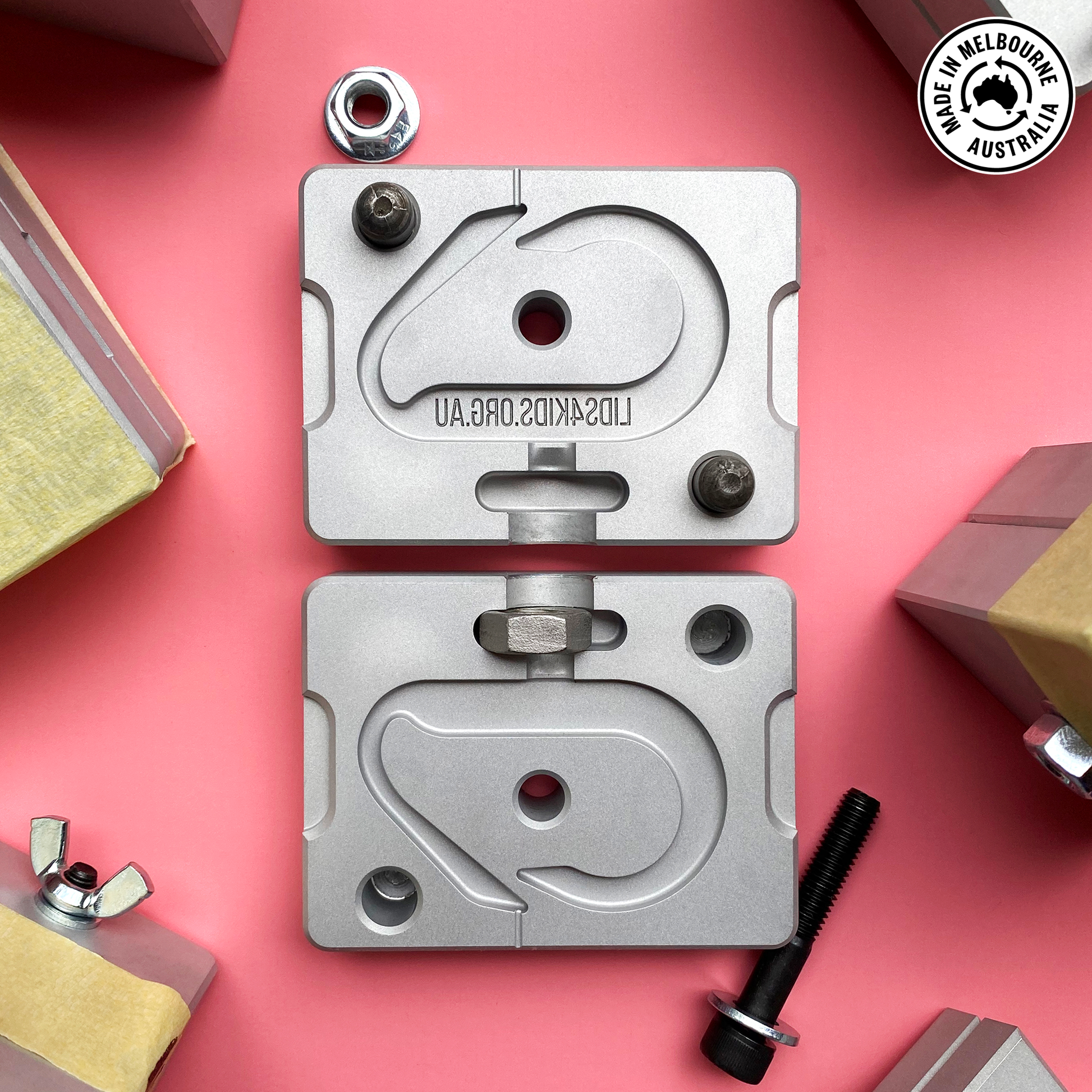 Precious Plastic carabiner injection mold