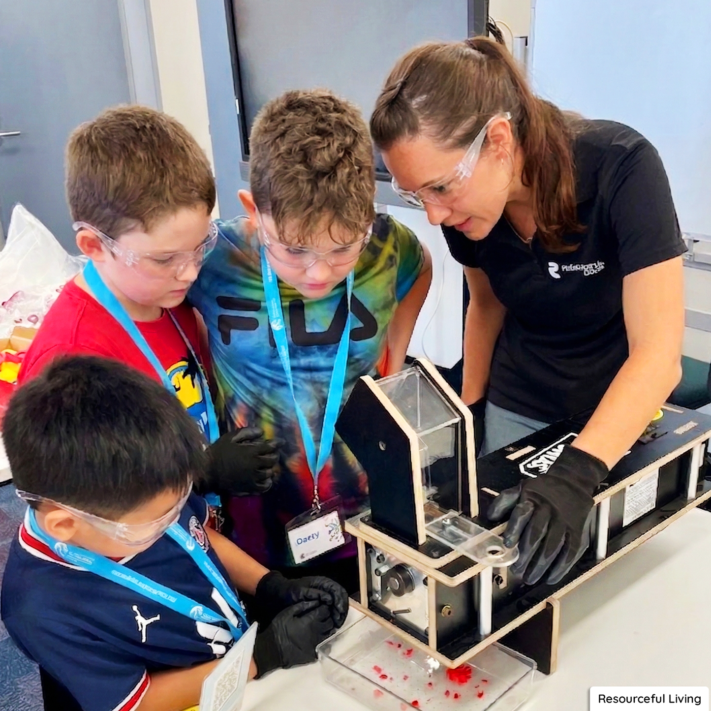 Plastic shredder for classrooms | Australian made by Precious Plastic Melbourne