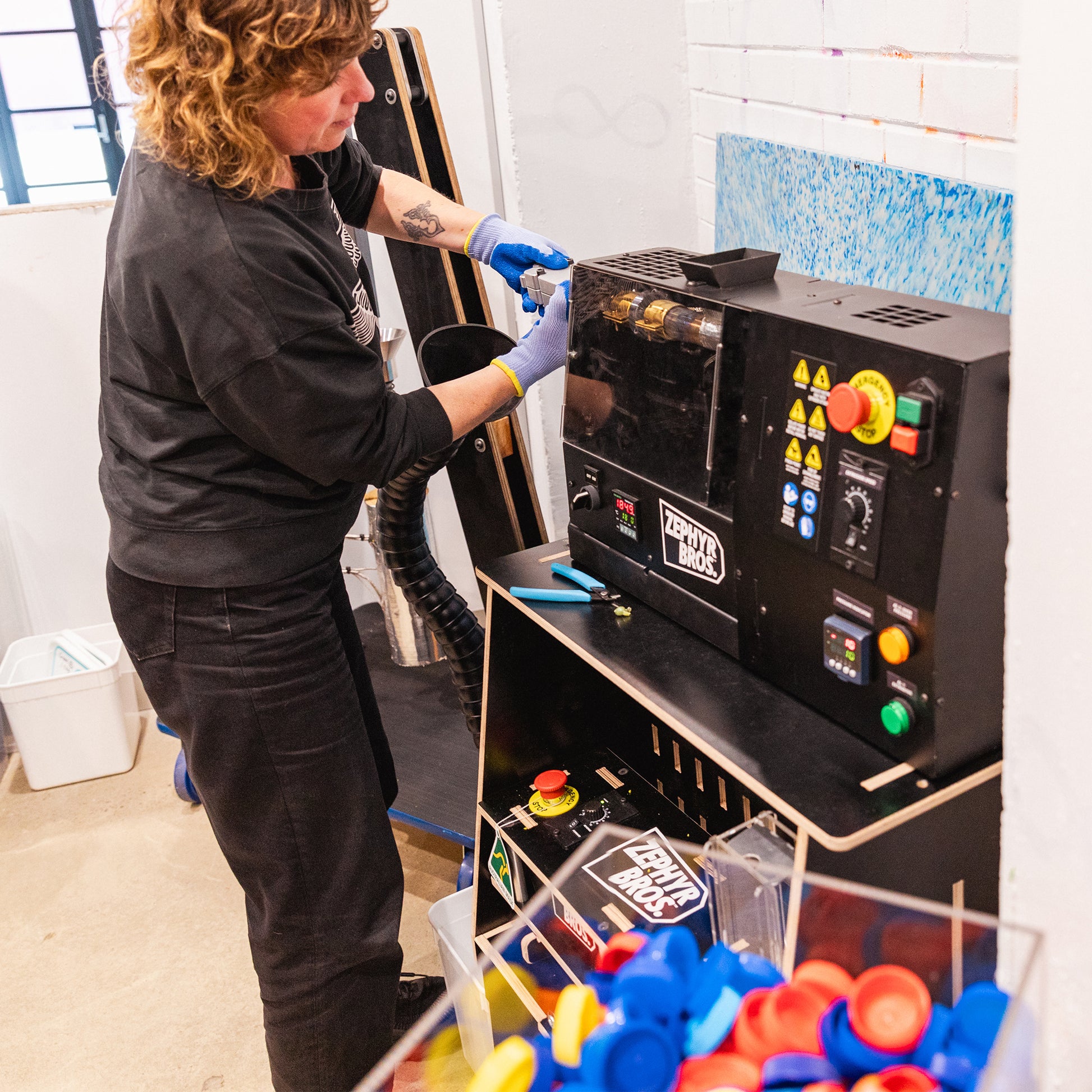 Pro-series motorised benchtop extruder by Zephyr Bros | Precious Plastic Melbourne