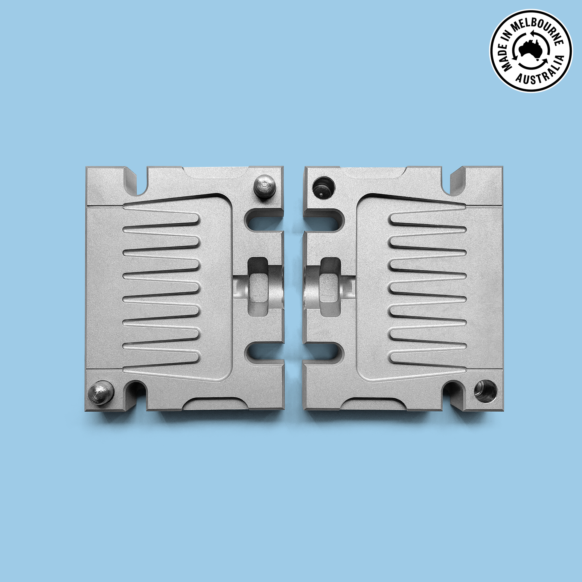 Pocket comb mould for producing recycled plastic products