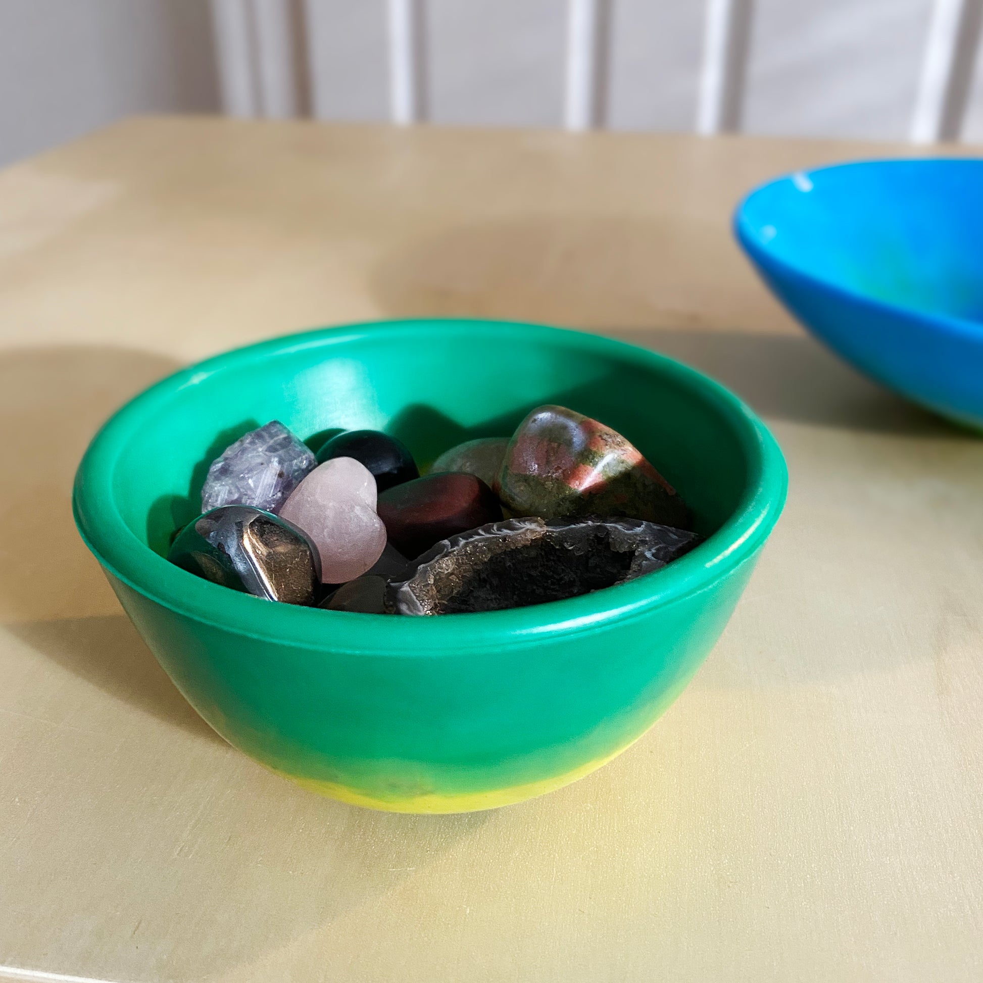 Precious plastic tools & equipment: DIY recycled bowls with this alloy mould